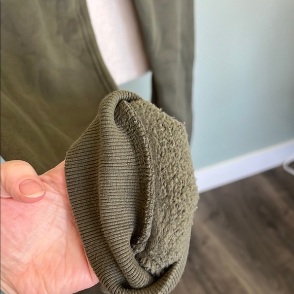 Hurley Olive Jogger Pants - Soft cotton blend - Relaxed fit - Picture 4 of 7